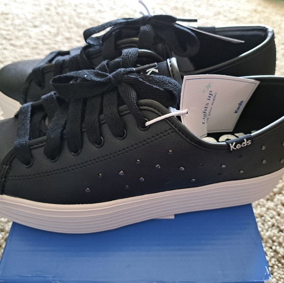 Keds Lady's Sneakers Lights Up - Picture 9 of 15